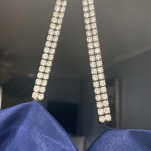 Formal dress - Picture 2 of 9